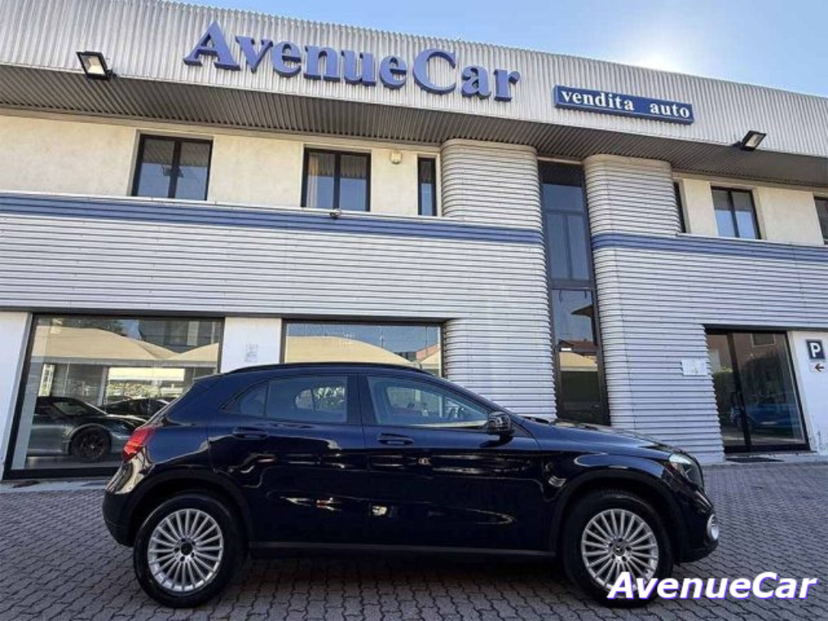 Mercedes-Benz GLA SUV 180 d Sport (4)