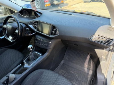 Peugeot 308 SW BlueHDi 130 S&S Allure (16)