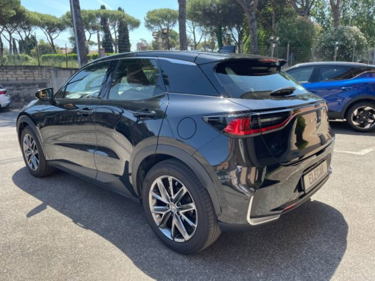 Lexus LBX 1.5 hybrid Relax 4wd (6)