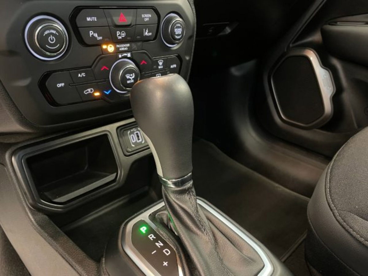 Jeep Renegade 1.5 turbo t4 mhev Summit 2wd dct (2)