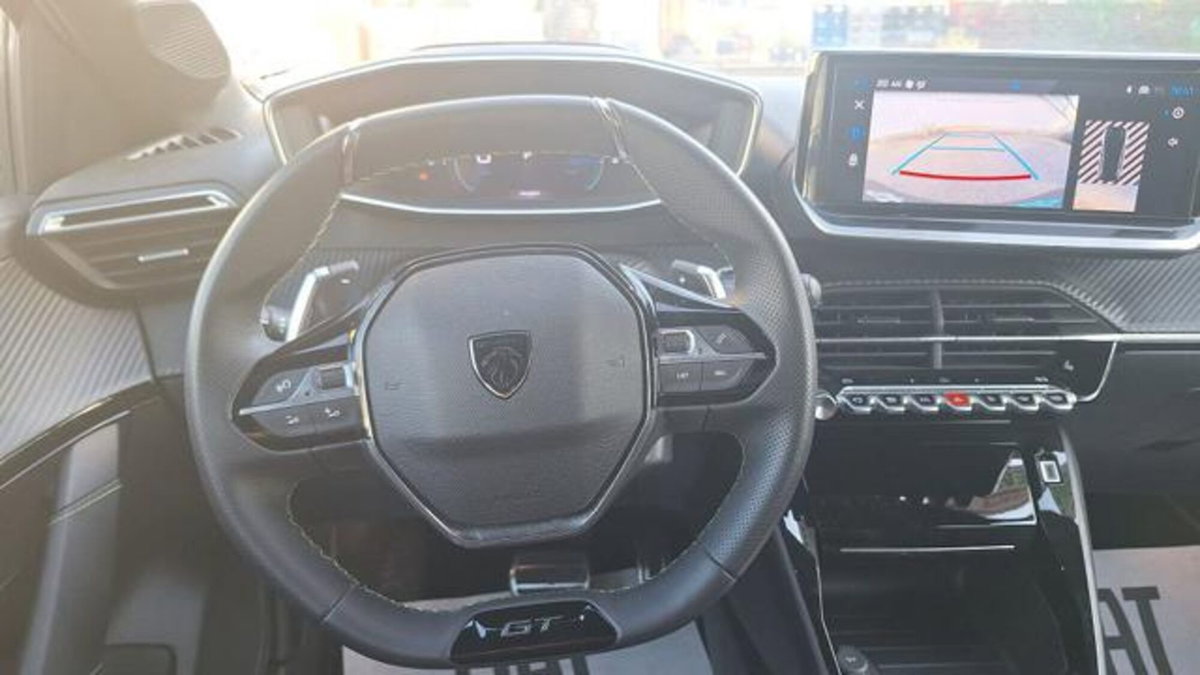 Peugeot 208 motore elettrico 136 CV 5 porte GT Line (10)