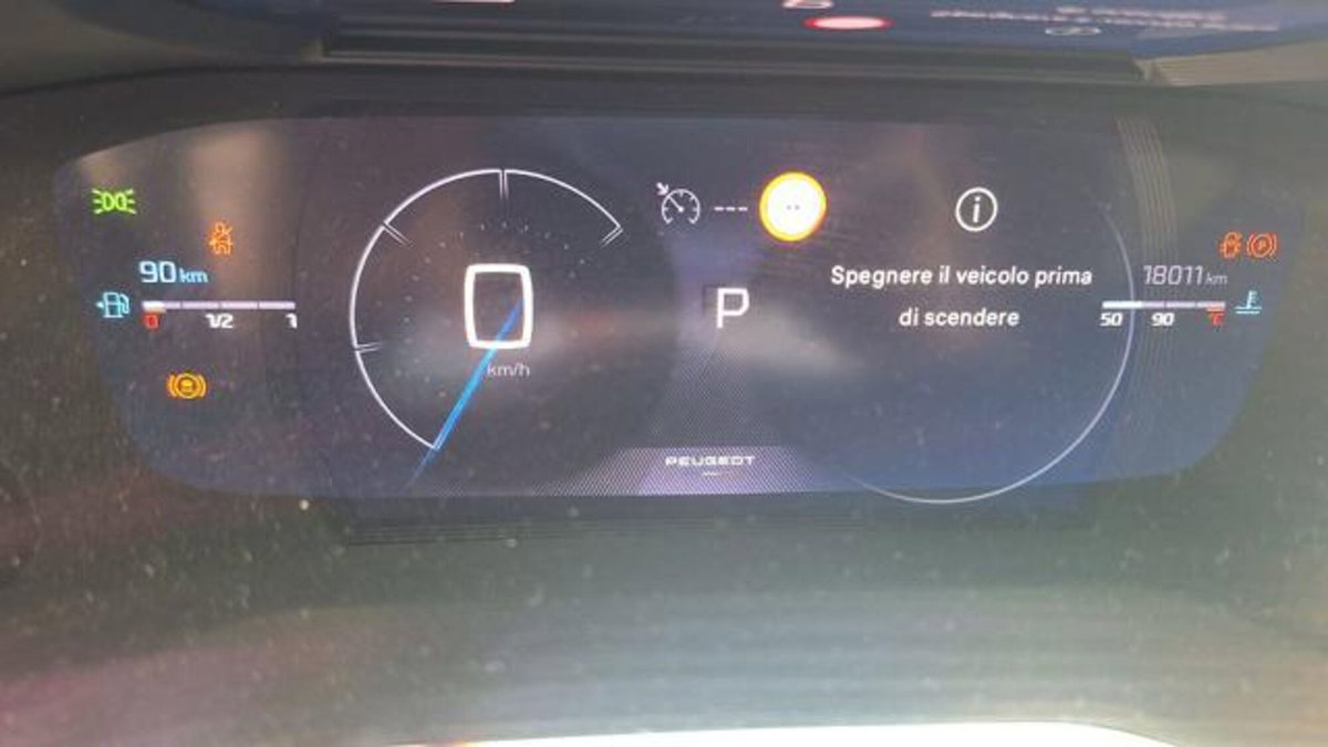 Peugeot 208 motore elettrico 136 CV 5 porte GT Line (11)
