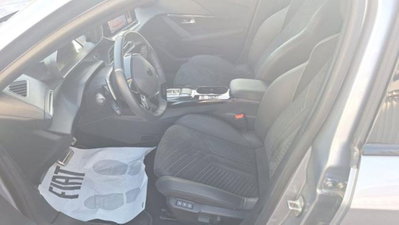 Peugeot 208 motore elettrico 136 CV 5 porte GT Line (12)
