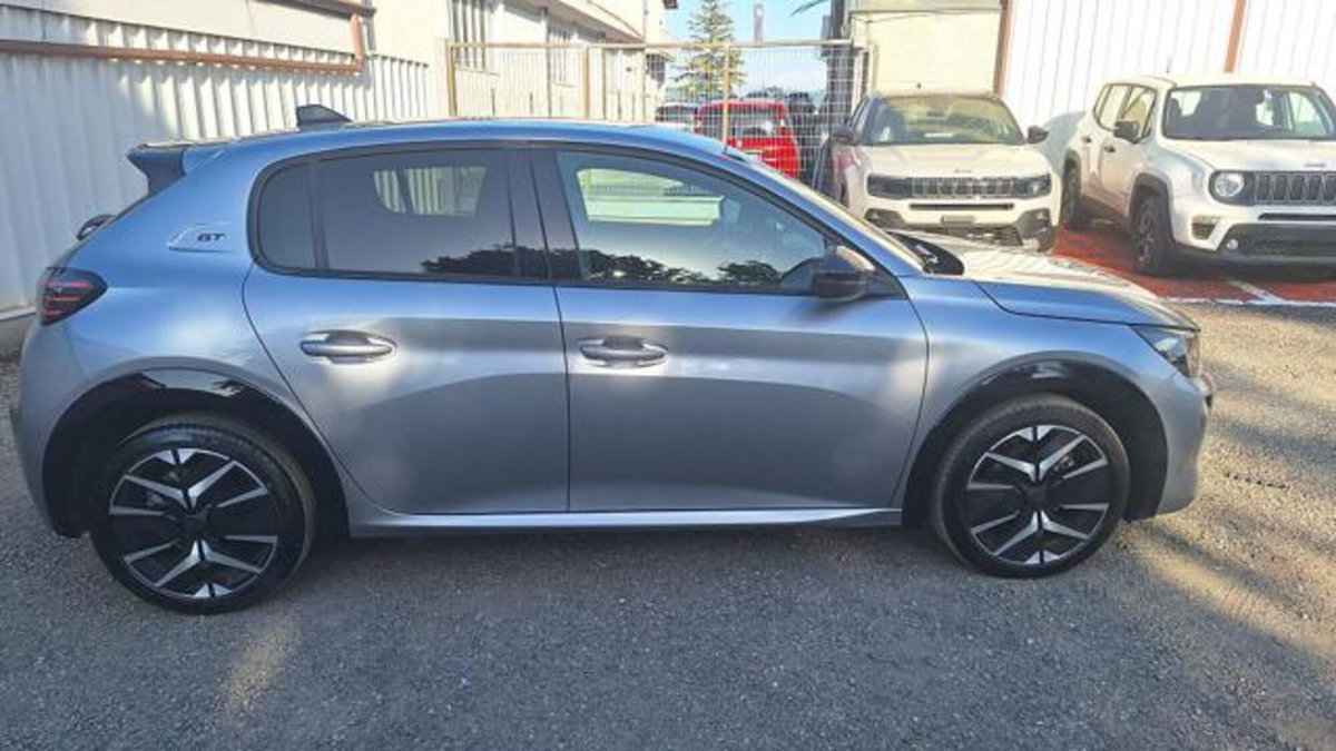Peugeot 208 motore elettrico 136 CV 5 porte GT Line (4)