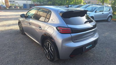 Peugeot 208 motore elettrico 136 CV 5 porte GT Line (8)