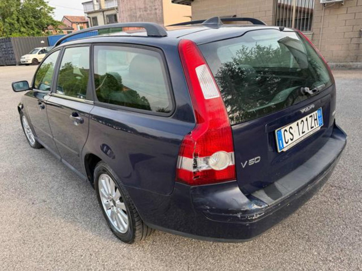 Volvo V50 2.0 D cat Kinetic (7)