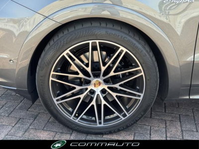 Porsche Cayenne Coupé 3.0 V6 E-Hybrid (9)