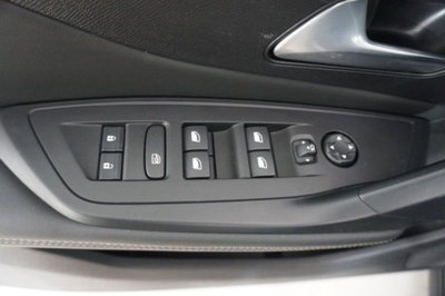 Peugeot 408 1.2 hybrid Allure 136cv e-dsc6 (19)