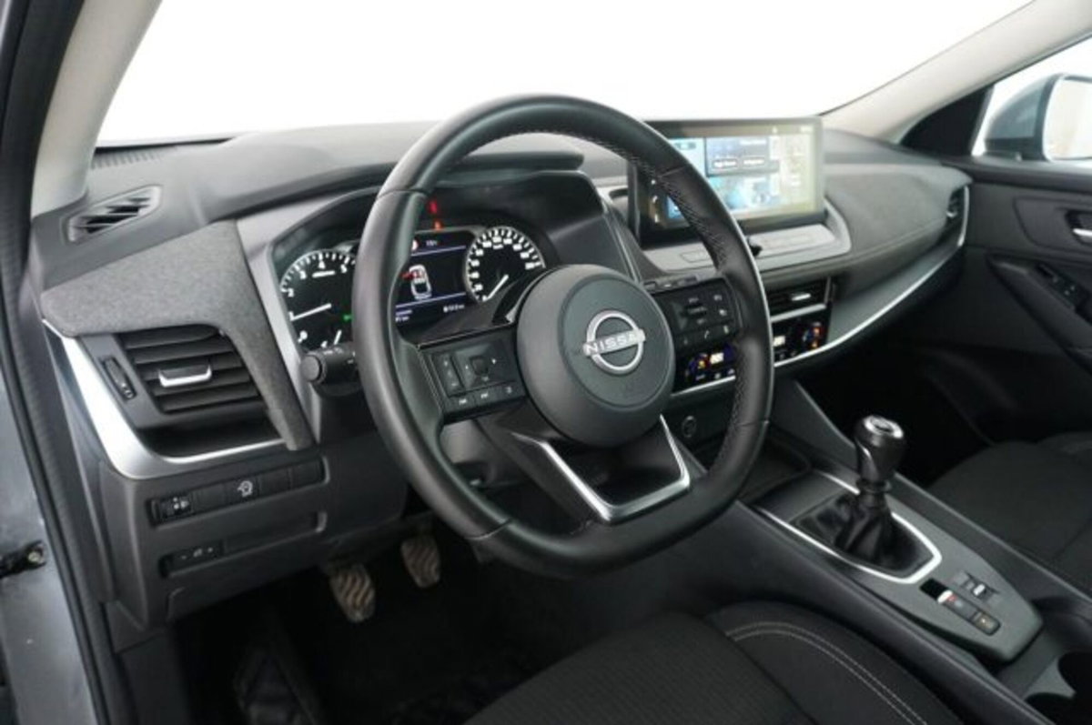 Nissan Qashqai 1.3 mhev Acenta 2wd 140cv (7)
