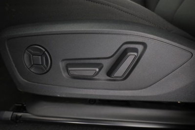 Audi Q3 40 TDI quattro S tronic Business (14)