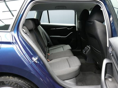 Skoda Octavia Station Wagon 2.0 TDI EVO SCR DSG Wagon Executive (8)