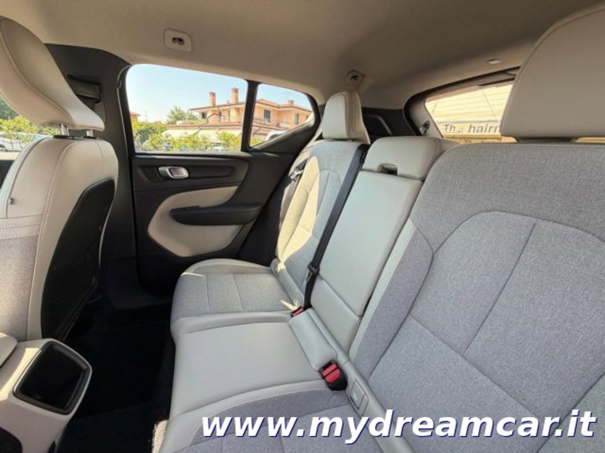 Volvo XC40 T4 AWD Geartronic Momentum (14)