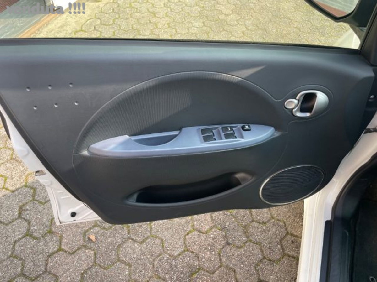 Peugeot iOn Active (14)