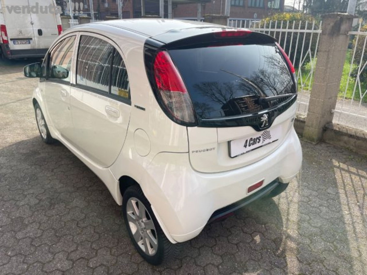 Peugeot iOn Active (4)