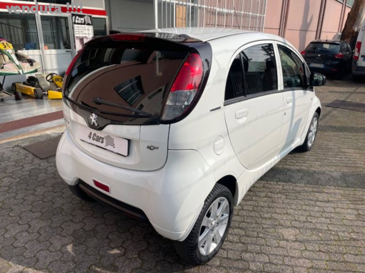 Peugeot iOn Active (7)