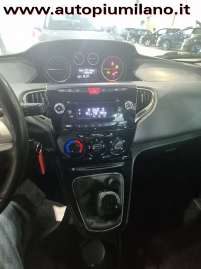 Lancia Ypsilon 1.2 69 CV 5 porte Elle (10)