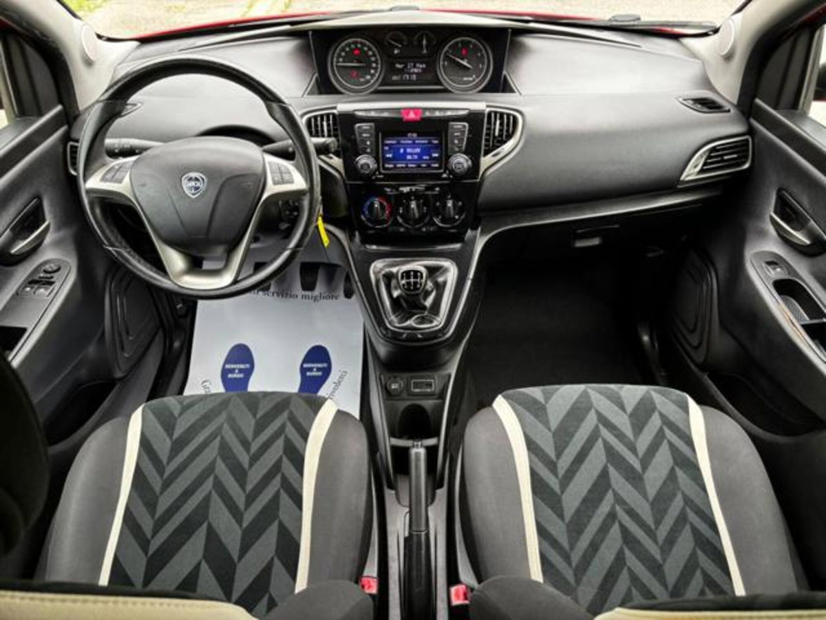 Lancia Ypsilon 1.3 MJT 16V 95 CV 5 porte S&S Gold (11)