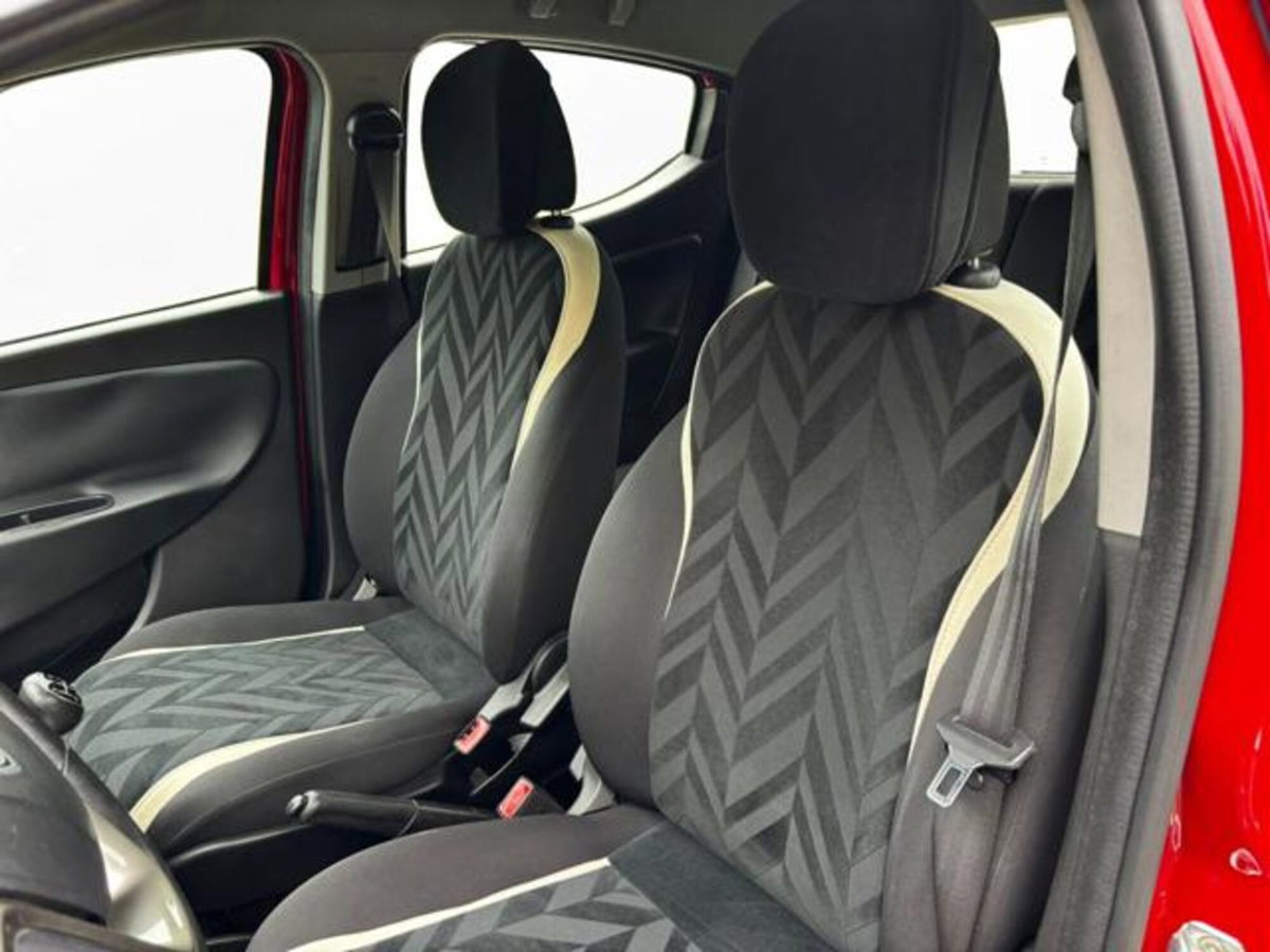 Lancia Ypsilon 1.3 MJT 16V 95 CV 5 porte S&S Gold (12)