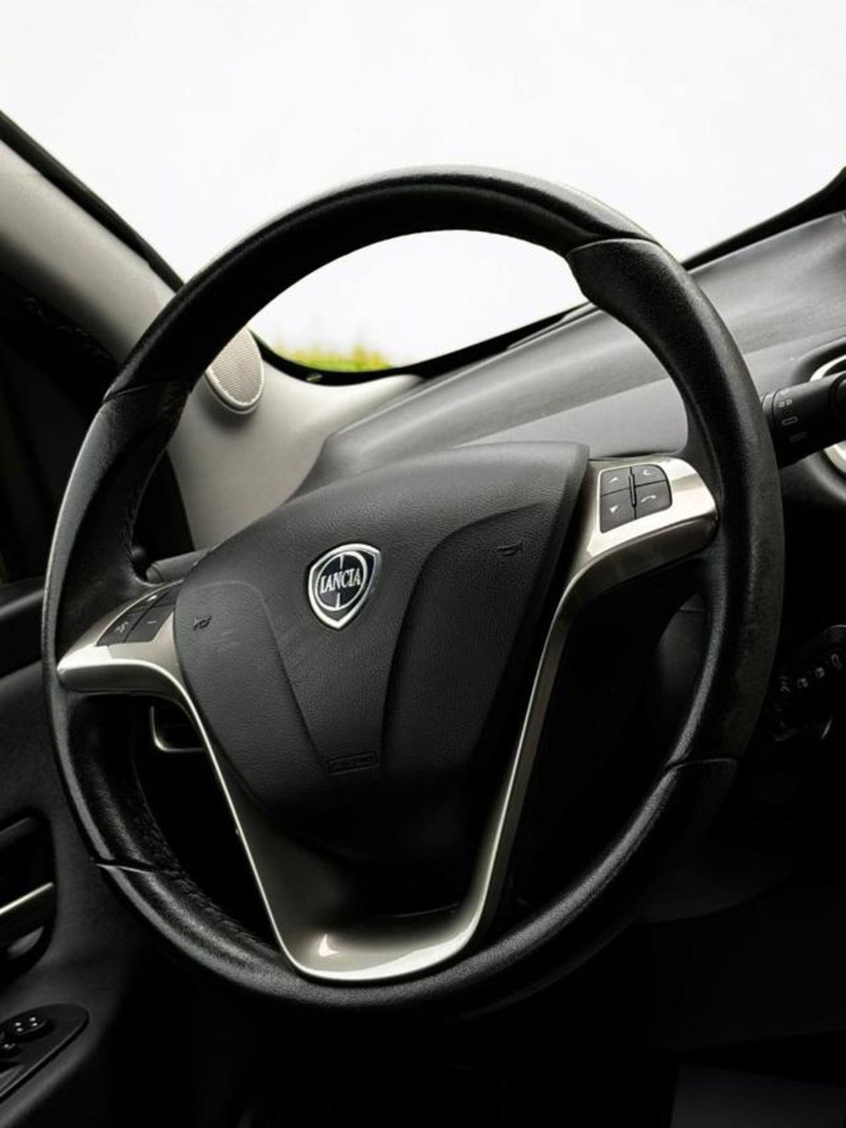 Lancia Ypsilon 1.3 MJT 16V 95 CV 5 porte S&S Gold (17)