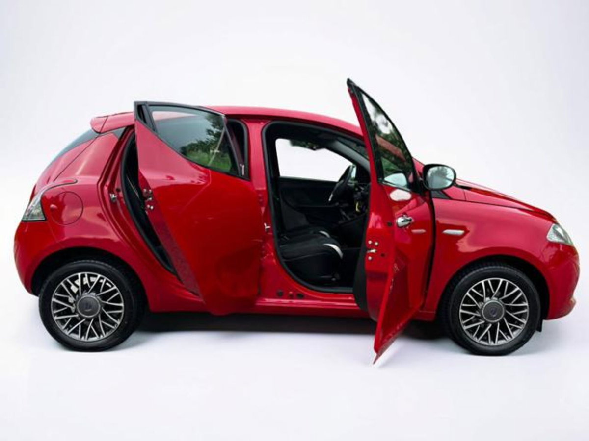 Lancia Ypsilon 1.3 MJT 16V 95 CV 5 porte S&S Gold (4)