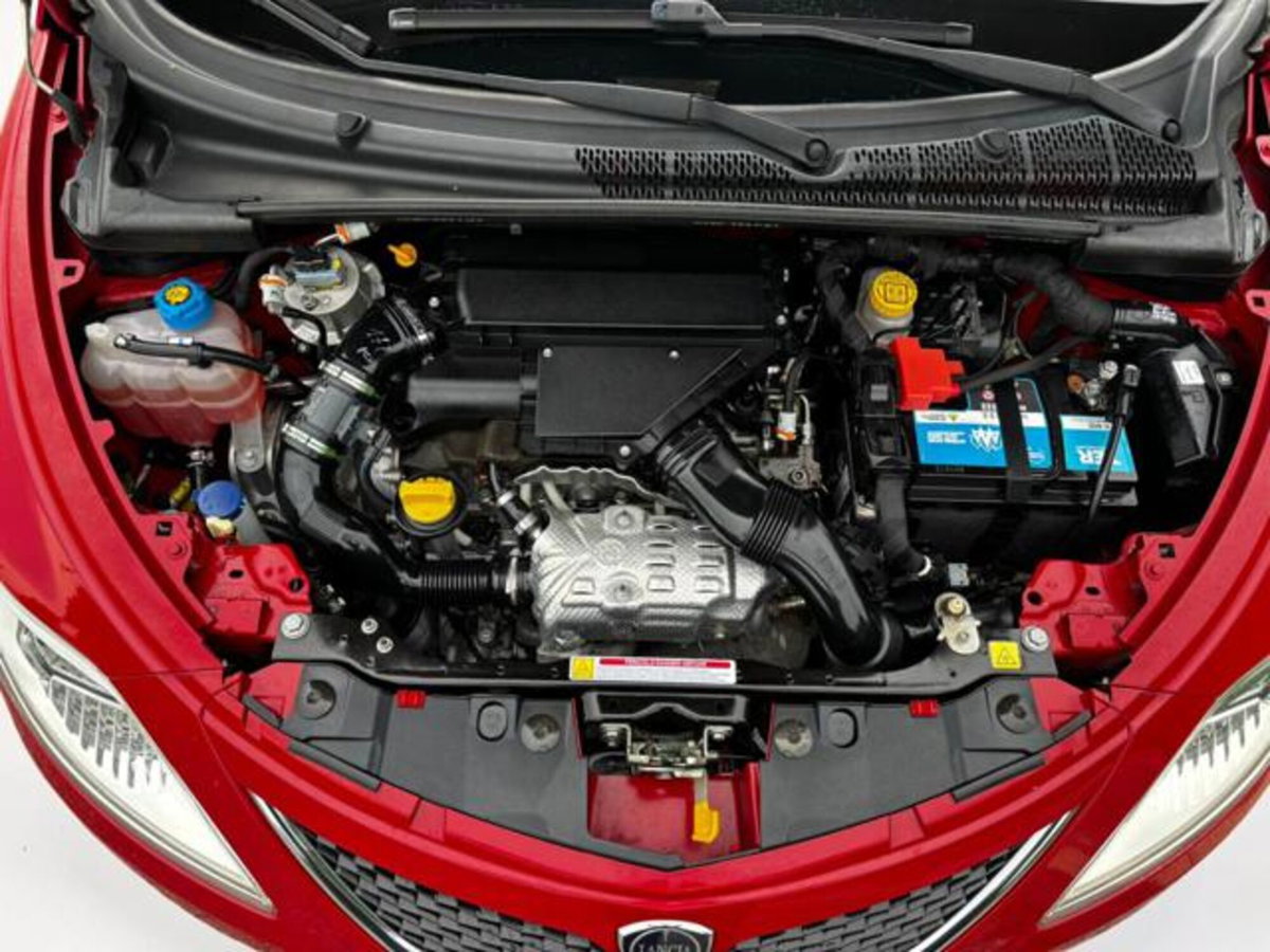 Lancia Ypsilon 1.3 MJT 16V 95 CV 5 porte S&S Gold (5)