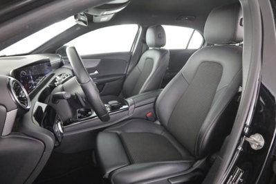 Mercedes-Benz Classe A 200 d Automatic Business (2)
