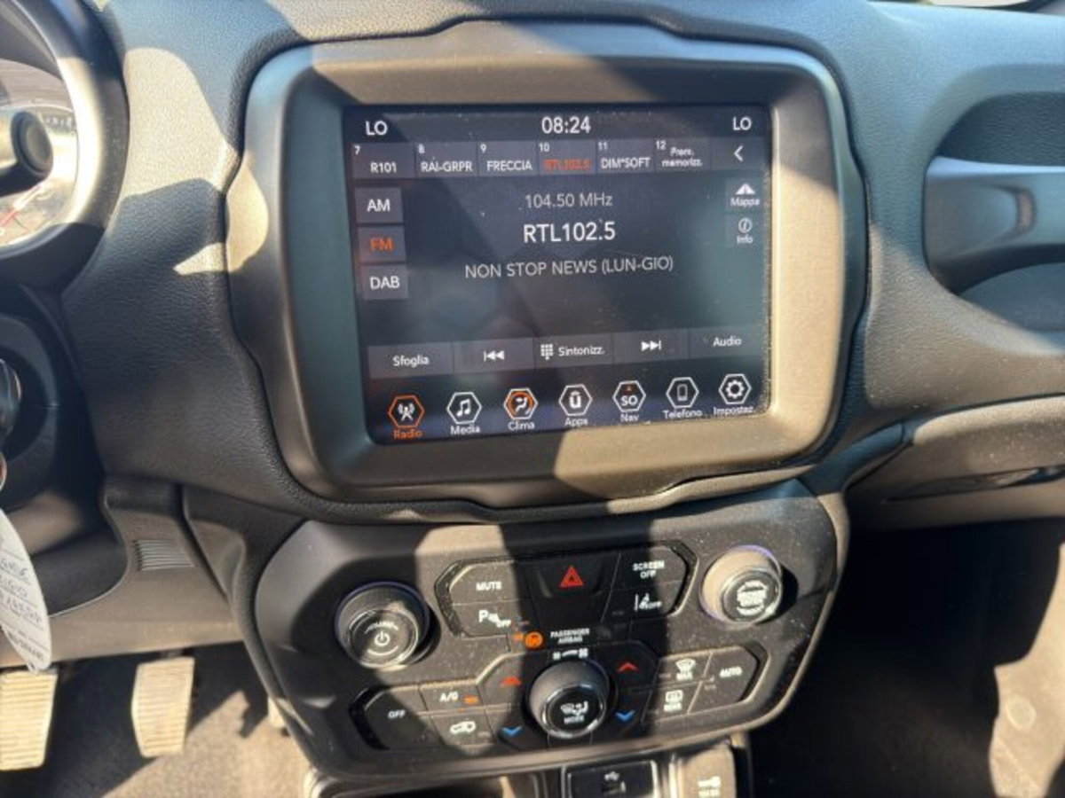 Jeep Renegade 1.6 Mjt 130 CV Limited (17)