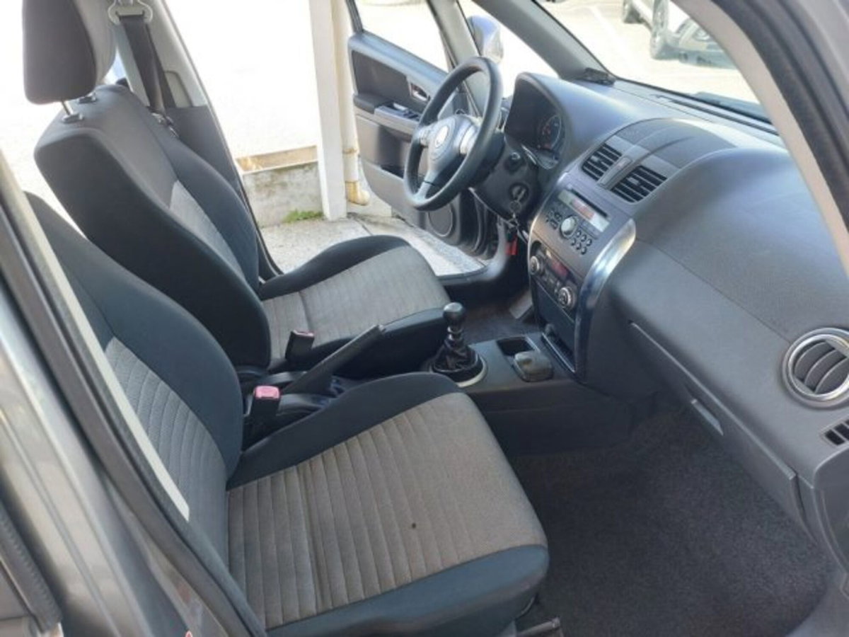 Fiat Sedici 2.0 MJT 16V DPF 4x4 Dynamic (11)