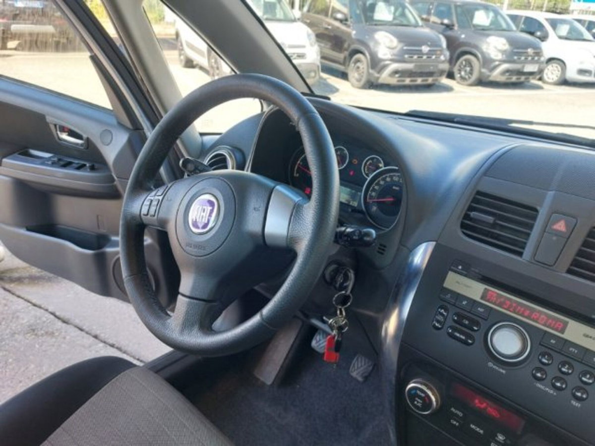 Fiat Sedici 2.0 MJT 16V DPF 4x4 Dynamic (14)