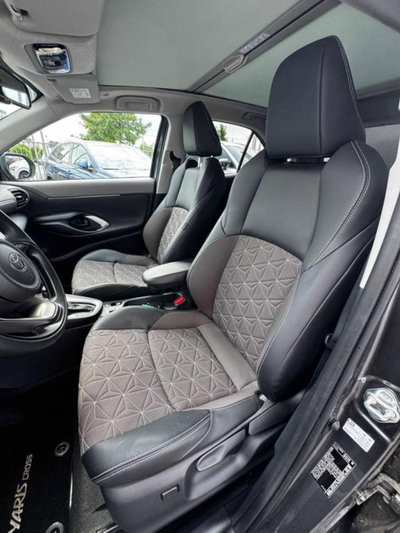 Toyota Yaris Cross 1.5 Hybrid 5p. E-CVT Lounge (3)
