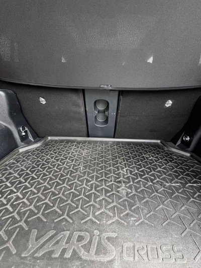 Toyota Yaris Cross 1.5 Hybrid 5p. E-CVT Lounge (5)