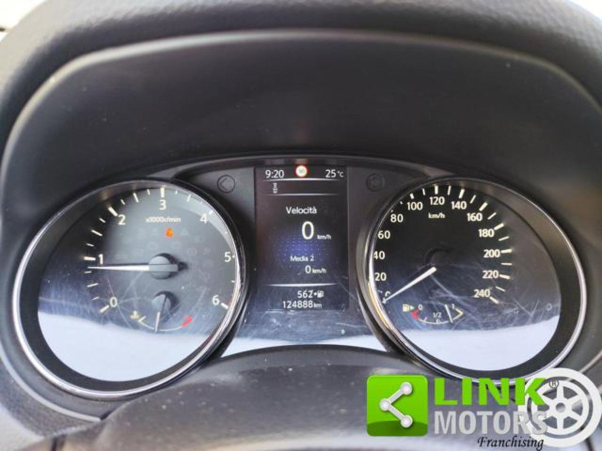 Nissan Qashqai 1.5 dCi Tekna (8)