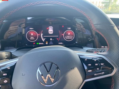 Volkswagen Golf 2.0 TSI GTI DSG (14)