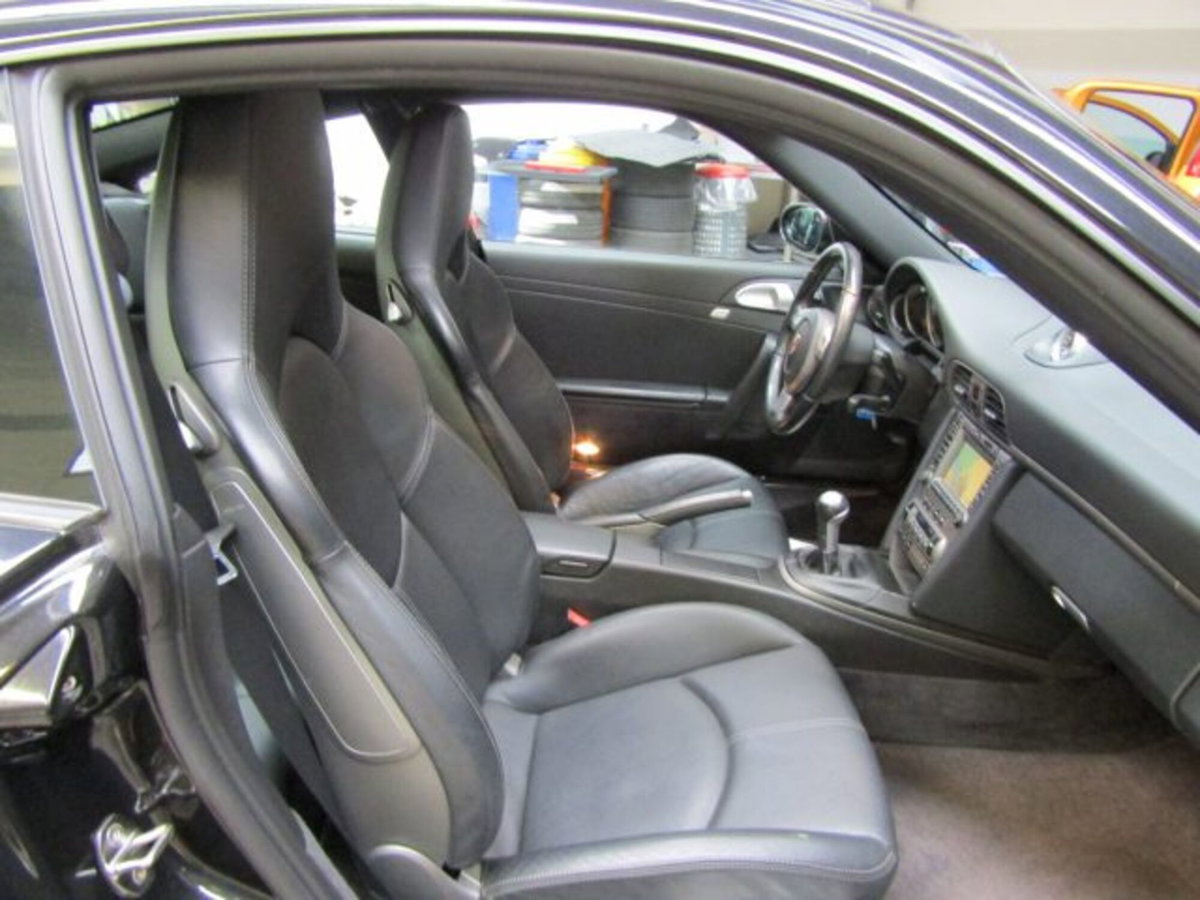 Porsche 911 Coupé Carrera 4 (15)