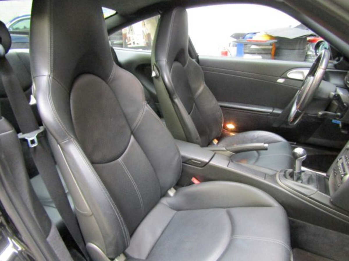 Porsche 911 Coupé Carrera 4 (18)
