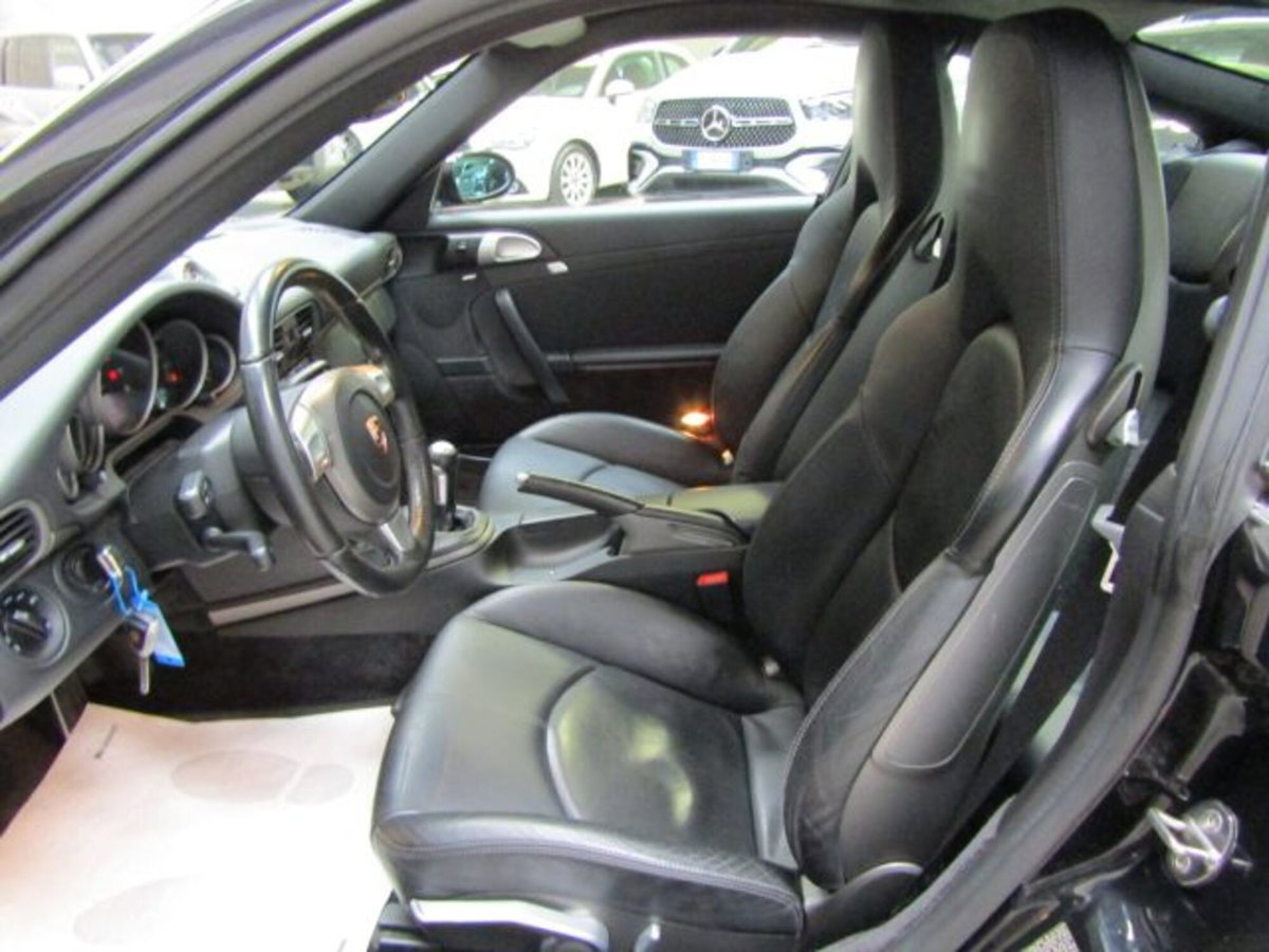 Porsche 911 Coupé Carrera 4 (9)
