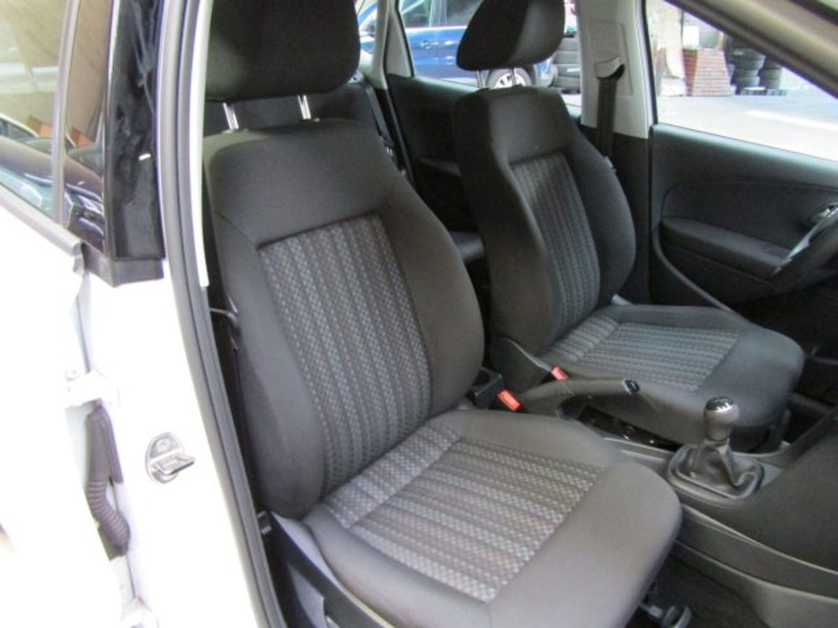 Volkswagen Polo 1.0 MPI 5p. Comfortline (17)