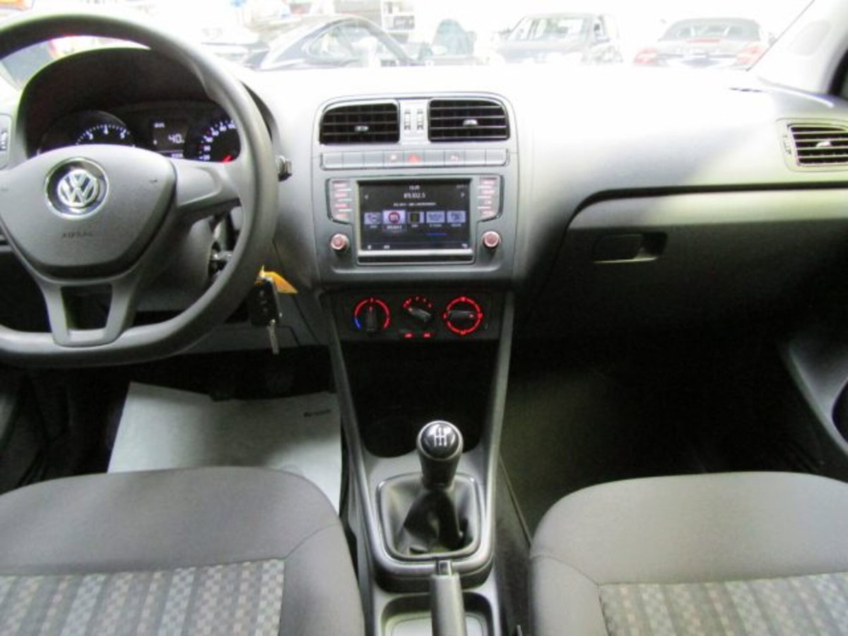 Volkswagen Polo 1.0 MPI 5p. Comfortline (19)
