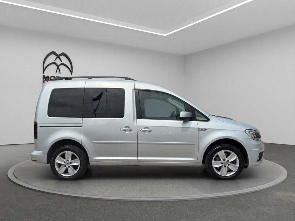 Volkswagen Caddy 2.0 TDI 150 CV DSG Highline (4)