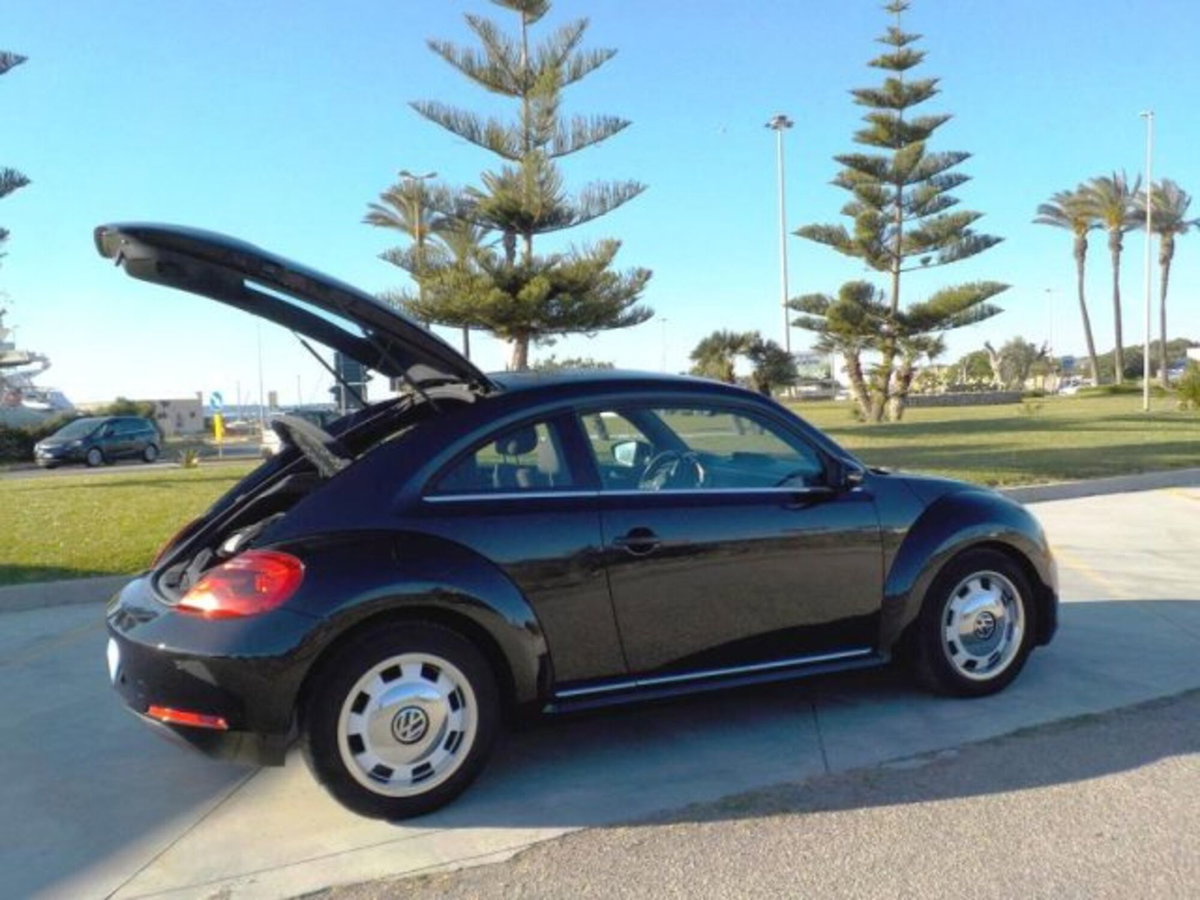 Volkswagen Maggiolino 1.6 TDI Design (13)
