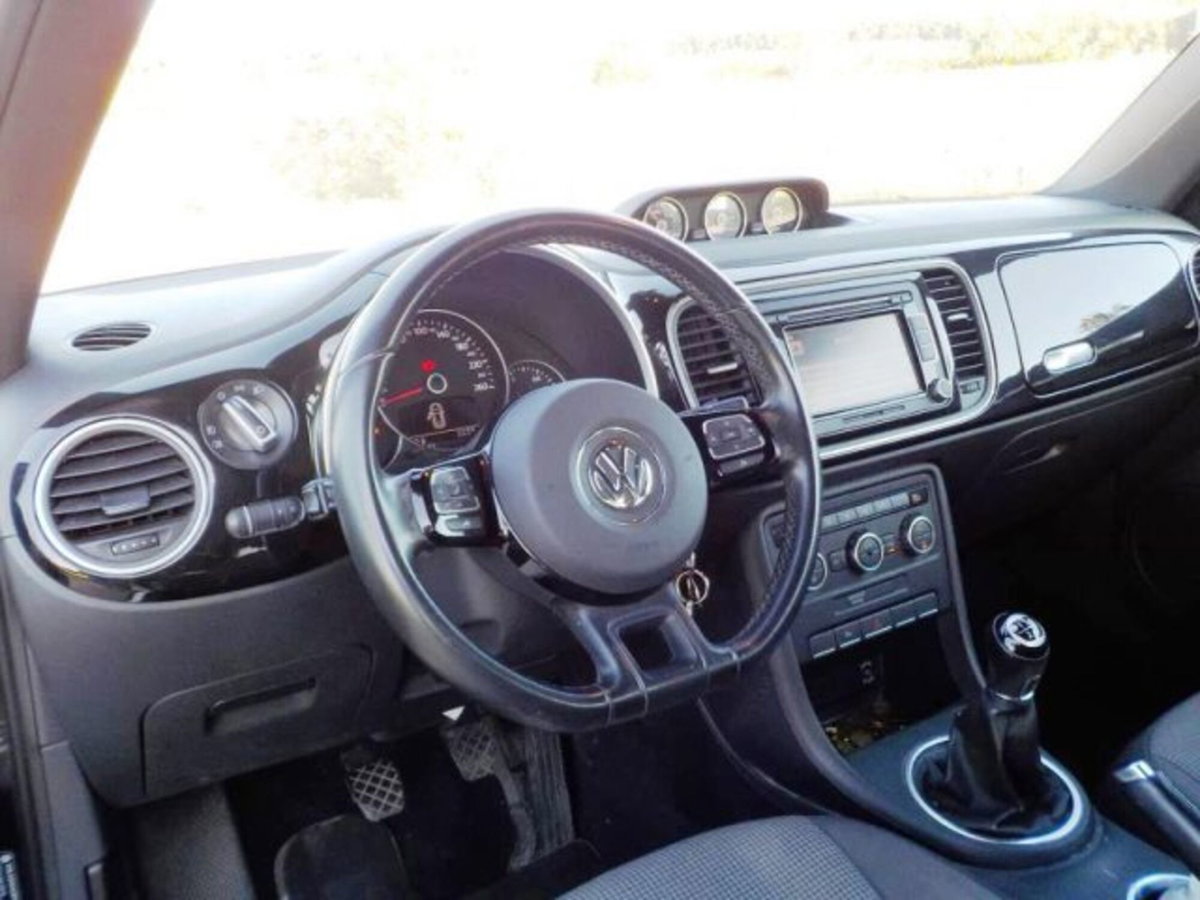 Volkswagen Maggiolino 1.6 TDI Design (14)