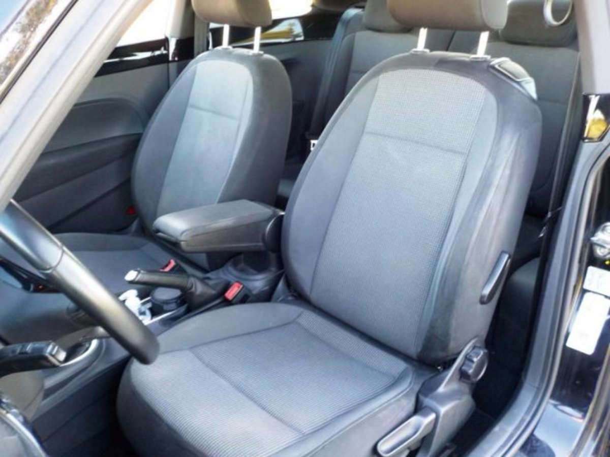 Volkswagen Maggiolino 1.6 TDI Design (16)