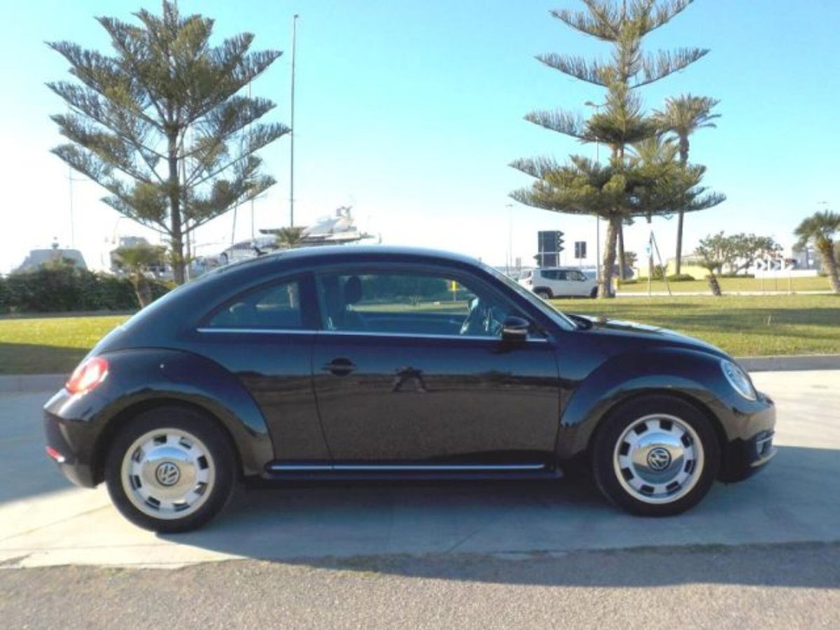 Volkswagen Maggiolino 1.6 TDI Design (4)