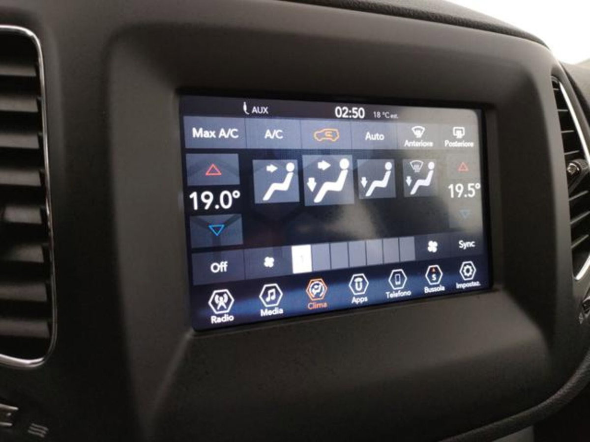Jeep Compass 1.6 Multijet II 2WD Business (12)