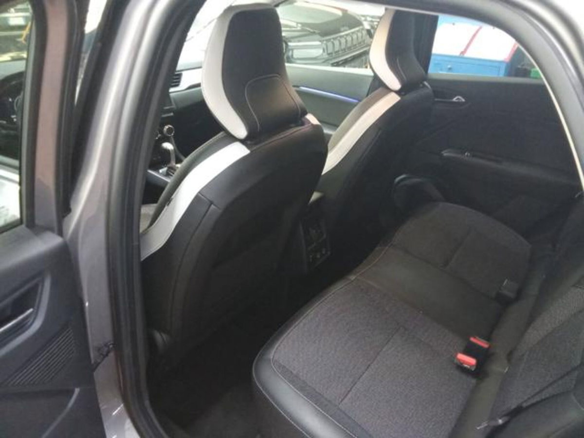Renault Captur Full Hybrid E-Tech 145 CV Intens (15)