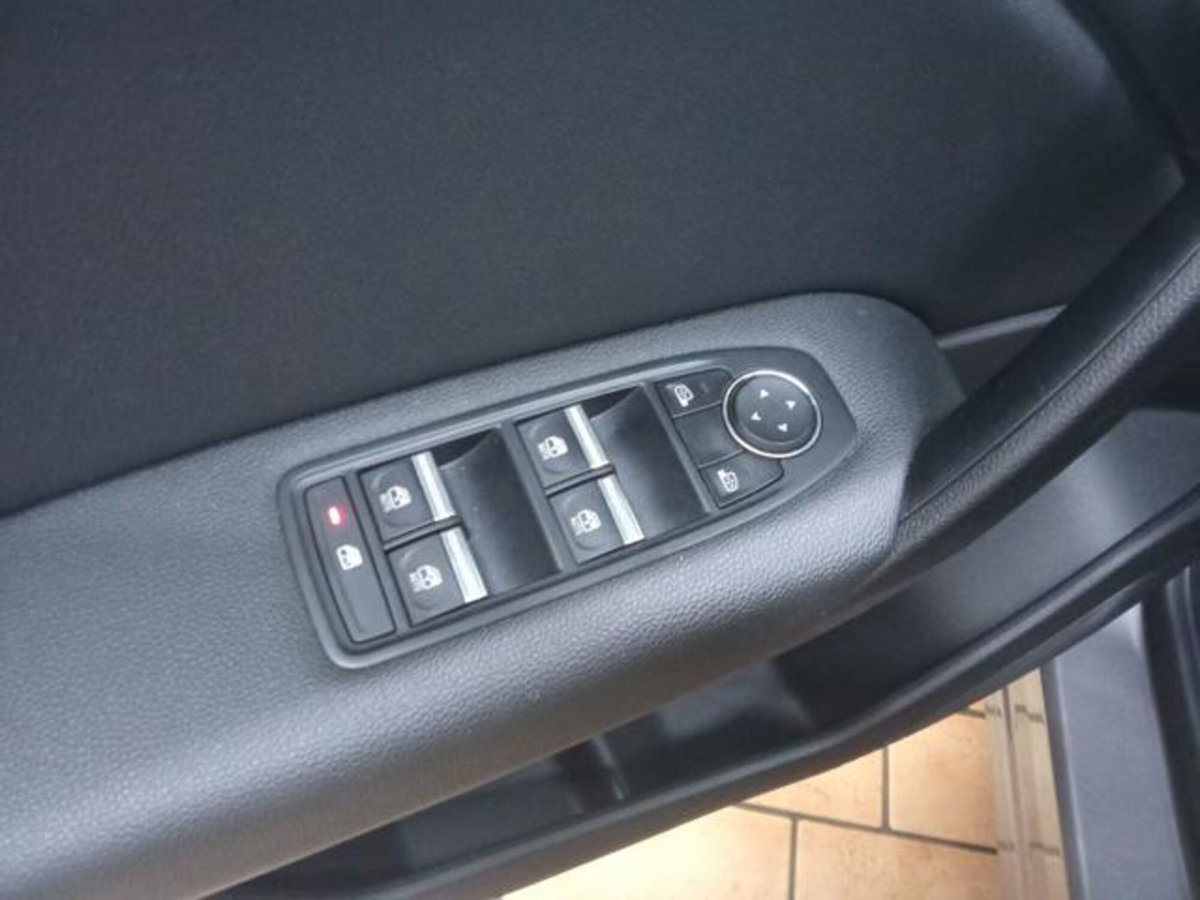 Renault Captur Full Hybrid E-Tech 145 CV Intens (17)