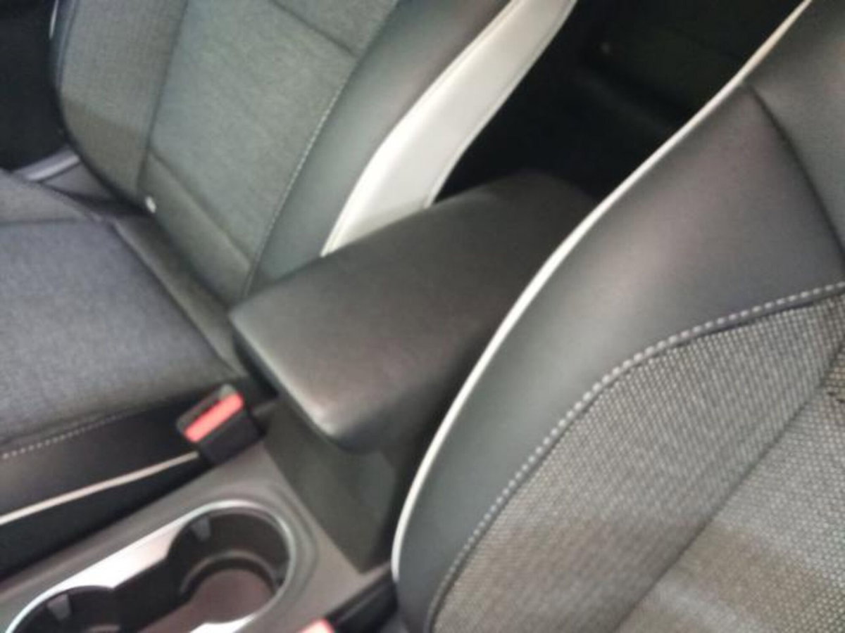 Renault Captur Full Hybrid E-Tech 145 CV Intens (18)