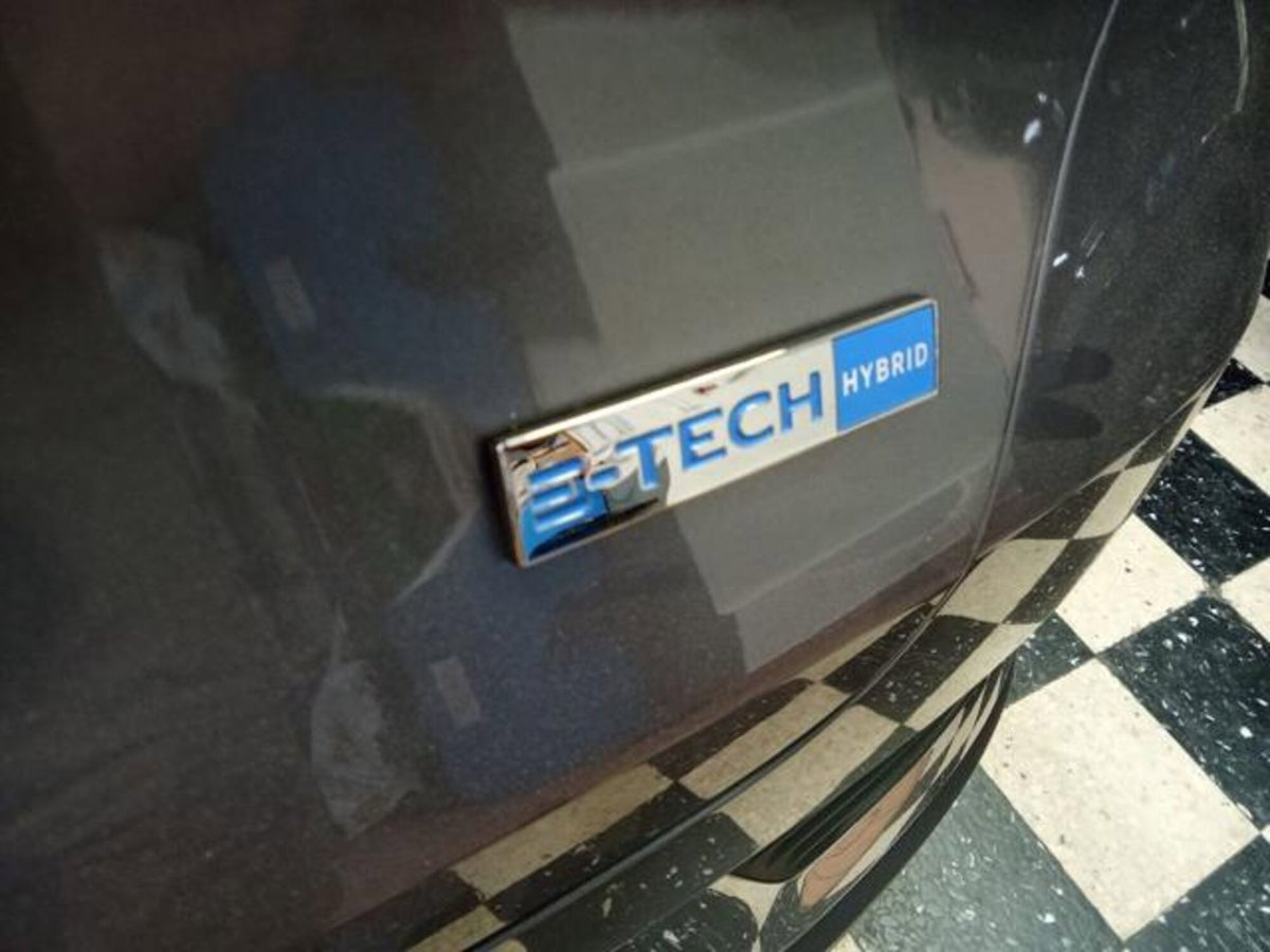 Renault Captur Full Hybrid E-Tech 145 CV Intens (8)
