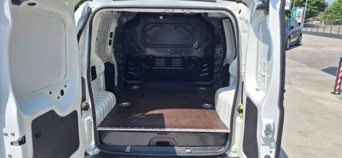 Fiat Fiorino 1.4 8V CNG 70CV Cargo SX (2)