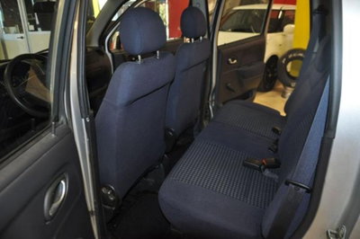 Opel Agila 1.0 12V Club (8)